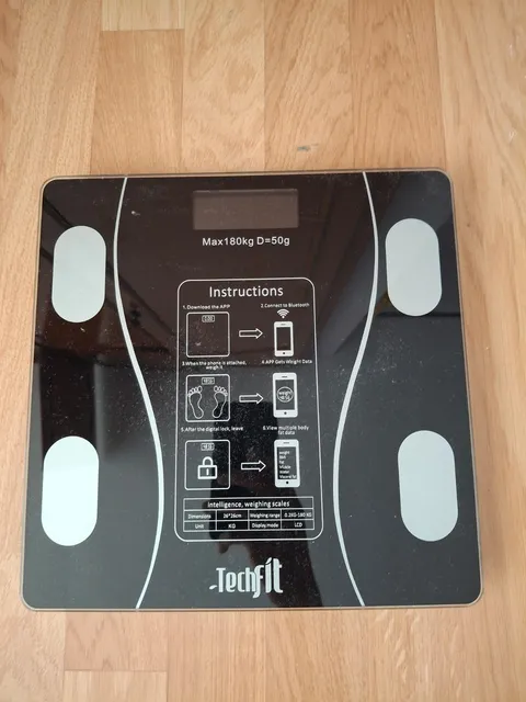 Techfit TF1075FİT SİYAH BLUETOOTH BASKÜL VÜCUT ANALİZLİ TARTI (2,5 180kg)